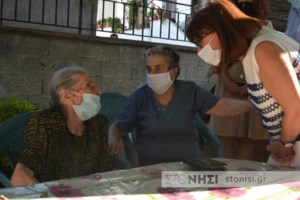 Ξαναχτύπησε ο περιφερειάρχης Μουτζούρης με επίθεση στην Πρόεδρο της Δημοκρατίας επειδή επισκέφθηκε τη Μόρια