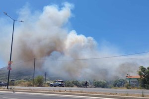Τεράστια η φωτιά στο Λουτράκι: Κάηκαν σπίτια, εκκενώθηκαν πέντε οικισμοί, κατασκηνώσεις και γηροκομείο - εικόνα 14