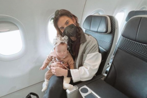 Μπόμπα - Τανιμανίδης: Οι δίδυμες ξεκίνησαν κολύμπι - Η φωτό με τα μπουρνούζια τους