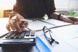 Ρυθμίσεις… α λα καρτ για χρέη σε εφορία και ασφαλιστικά ταμεία - Οι αλλαγές στο τραπέζι