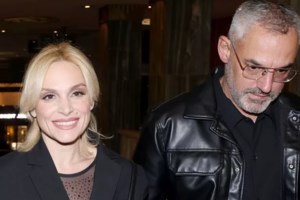 Ελεωνόρα Ζουγανέλη: Για πρώτη φορά φωτογραφίζεται με τους γονείς της και τον σύντροφό της, Νίκο Συρίγο - εικόνα 2