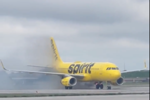 Βρετανία: "Πόρτα" στο Χίθροου μετά το χάος στα ταξίδια - Πλαφόν στους ημερήσιους επιβάτες και ακυρώσεις πτήσεων - εικόνα 2