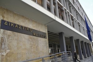 Ληστεία στη Βάρη: Συγκλονίζει 48χρονη γυναίκα που έζησε τον απόλυτο τρόμο μέσα στο σπίτι της