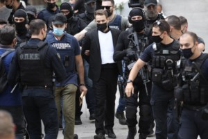 Μπάμπης Αναγνωστόπουλος: Με κινητό στη φυλακή, βιντεοκλήσεις και σερφάρισμα στο διαδίκτυο... - εικόνα 2