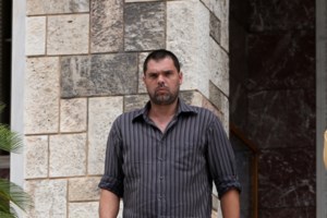 Ο Παπανικολάου βοήθησε 13χρονη με σύνδρομο Ασπεργκερ να φοιτήσει σε σχολείο του Αλίμου που δεν τη δέχονταν - εικόνα 2