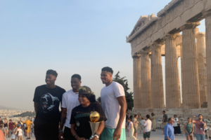 Ολυμπιακοί Αγώνες: Η αποθεωτική υποδοχή των Πετρούνια - Καραλή [Βίντεο]