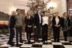 Χριστουγεννιάτικα Κάλαντα στην Κατερίνα Σακελλαροπούλου: Κρητικές μελωδίες και παραδοσιακά τραγούδια στο Προεδρικό Μέγαρο - εικόνα 6