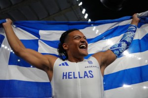 "Ιπτάμενος" Καραλής και πανελλήνιο ρεκόρ στο επί κοντώ - εικόνα 2