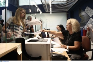 Viral η ιστορία απόλυτης τρέλας στα ΚΕΠ: "Υπάλληλος ΚΕΠ μού ζήτησε να πάρω τηλέφωνο μπροστά του για να κλείσω ραντεβού" - εικόνα 2