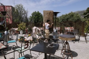 Συγκινητικές μαρτυρίες: Η πανδημία του κορονοϊού μέσα από τα μάτια ηλικιωμένων σε ΚΑΠΗ - εικόνα 3