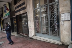 Κώστας Μπακογιάννης: Έτρεξε στον Ημιμαραθώνιο με τα παιδιά του Καλλιτεχνικού Γυμνασίου Αθηνών - "Φάγαμε τη σκόνη τους"