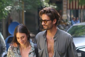 Αφοπλιστικά ειλικρινής ο Γιώργος Καράβας: Ζηλεύω, έχω δει το κινητό της γυναίκας μου - εικόνα 4