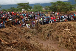 Σκηνές χάους με νεκρούς στην πρωτεύουσα της Κένυας: Διαδηλωτές πυρπόλησαν το κοινοβούλιο και προσπάθησαν να εισβάλλουν - εικόνα 4