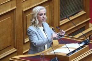 Η Κοσιώνη "απαντά" στη Χρηστίδου: Εσείς τι φάγατε ρε παιδιά την Κυριακή του Πάσχα; Εγώ δεν θα έτρωγα σπανακόρυζο - εικόνα 2