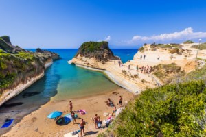 Φάρος: Η αμμόγλωσσα της αδρεναλίνης - Εκπληκτικά νερά, ιδανικό μέρος για Kite Surf [βίντεο]