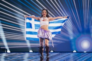 Η Μαρίνα Σάττι τραγούδησε μέσα στο Μετρό της Νέας Υόρκης αλλά κανείς δεν της έδωσε σημασία [βίντεο]