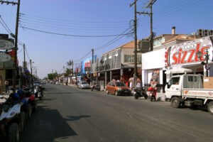 Ασπρόπυργος: Άνιση μάχη για τη ζωή του δίνει ο 54χρονος σεκιούριτι που ξυλοκόπησαν άγρια για να κλέψουν χαλκό - εικόνα 3