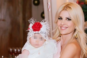 Έλενα Ράπτη: Κομψή εμφάνιση με ανδρόγυνο look και ψηλοτάκουνα στη Βουλή - εικόνα 7