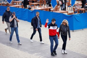 Στις κάλπες σήμερα οι Γάλλοι: Φαβορί ο Μακρόν στον δεύτερο γύρο των προεδρικών εκλογών - εικόνα 2