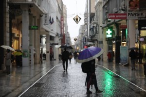 Αλλάζει το σκηνικό του καιρού από Δευτέρα: Πού θα χτυπήσουν βροχές και καταιγίδες - Η πρόβλεψη για την Αττική
