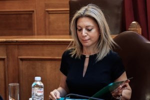 Οργισμένη η Ακρίτα για την επίθεση τρολ στην Καρυστιανού: "Eκανε μπότοξ..." - "O,τι πιο κατάπτυστο και πιο ελεεινό" - εικόνα 2