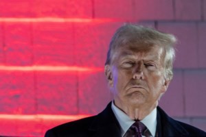 Τελεσίγραφο Τραμπ σε Πούτιν: "Σταματήστε τώρα τον γελοίο πόλεμο αλλιώς θα επιβάλω υψηλούς φόρους και δασμούς"