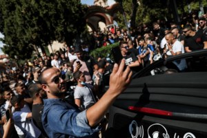 Mad Clip: Δημόσια έκκληση των φίλων του για να βρεθεί ο σταυρός του αξίας 30.000 ευρώ