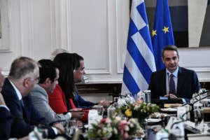 Βουλή: Ψηφίστηκε το νομοσχέδιο για την απλοποίηση της περιβαλλοντικής αδειοδότησης - εικόνα 2