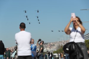 Μαρία Καρυστιανού για μαθητική παρέλαση: "Παιδιά μου, να θυμάστε ότι μπροστά στον ένδοξο πολεμιστή, είναι γραμμένα και 57 ονόματα"