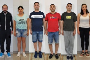 Λαμία: Η κάμερα κατέγραψε διαρρήκτες να "ανοίγουν" αυτοκίνητο - Καρέ-καρέ η ληστεία