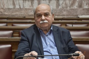 Πυρ ομαδόν της αντιπολίτευσης κατά ΜΜΕ και δημοσιογράφων για μονομερή προβολή θέσεων της κυβέρνησης