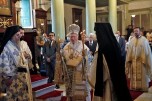 Αγία Σοφία: Με κόκκινο χαλί 14.000 τ.μ. την κάνουν τζαμί οι Τούρκοι - Στίχοι από το κοράνι όλο το 24ωρο - εικόνα 2