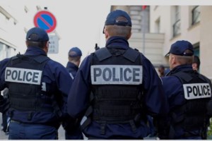 Θεσσαλονίκη: Σύλληψη αστυνομικού που το έπαιζε άρρωστος και... ήταν στη Μύκονο - Είχε ψευδείς ιατρικές γνωματεύσεις - εικόνα 2