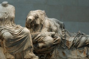 Κένι Λόουτς: "Τα Γλυπτά του Παρθενώνα είναι κλεμμένα και πρέπει να επιστρέψουν στην Ελλάδα" - εικόνα 2