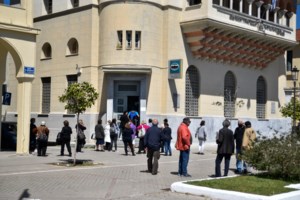 Τράπεζες: Συνεχίσθηκε και το 2019 η μείωση των τραπεζικών καταστημάτων και του αριθμού των τραπεζοϋπαλλήλων