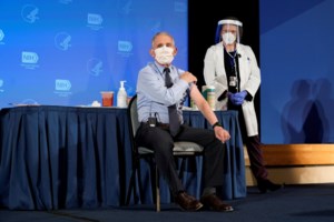 Τραμπ: Πριν φύγει απένειμε χάρη στον Τζορτζ Παπαδόπουλος και άλλους 14 καταδικασθέντες