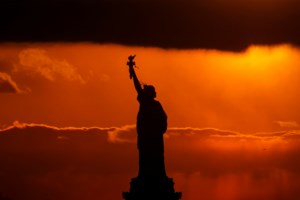 Άρση lockdown και για τις "μεγάλες οθόνες": Ανοίγουν ξανά σήμερα τα θερινά σινεμά - Ποιες ταινίες θα δούμε - εικόνα 3