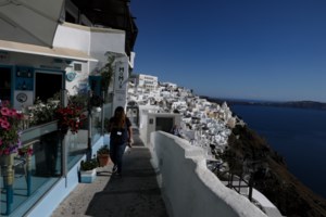 Απίθανο: 34χρονη ανύπαντρη Ελληνίδα έμαθε ότι είναι παντρεμένη 4 χρόνια με 46χρονο Αλβανό χωρίς να το ξέρει