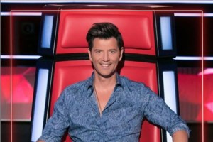 Σάκης Ρουβάς: Χορεύει με τις κόρες του και ξεμουδιάζει οικογενειακά στην καραντίνα [Βίντεο] - εικόνα 2