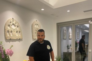 Απαγωγή Κυπαρίσση: Προσήχθησαν στη ΓΑΔΑ τρεις ύποπτοι - Μία μέρα μετά την απελευθέρωση του επιχειρηματία