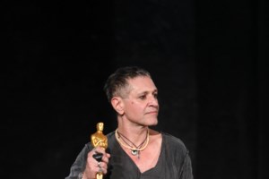 Απίστευτο: Περαστικός φώναξε την αστυνομία γιατί θεώρησε ότι γίνεται βιασμός στην παράσταση με Χειλάκη και Μαξίμου - εικόνα 2