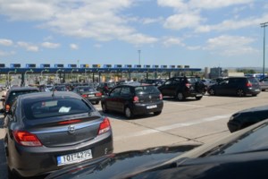 Χωρίς προβλήματα η έξοδος των εκδρομέων του Πάσχα - Πάνω από 92 χιλιάδες οχήματα έφυγαν σήμερα από την Αττική