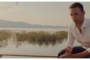 Στέφανος Κασσελάκης: Το coming out, η γνωριμία με τον σύντροφό του και το όνειρο για παιδί με παρένθετη μητέρα