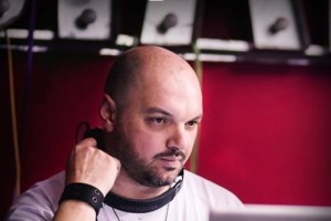 Dj Decibel: Τα μοιραία πάρτι τον Οκτώβριο και η έκκληση των φίλων του για βοήθεια στην οικογένειά του - εικόνα 6