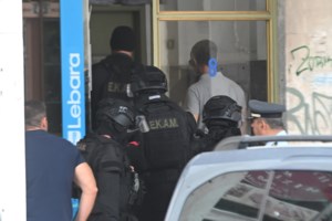 Σοκ στον Περισσό: 31χρονος απείλησε κοπέλες με πριόνι - "Μου έκανε χειρονομίες και μου μίλαγε χυδαία" [βίντεο]