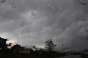 Χαλάει ο καιρός σήμερα - Τοπικές βροχές με ομίχλες και υγρασία, πέφτει η θερμοκρασία