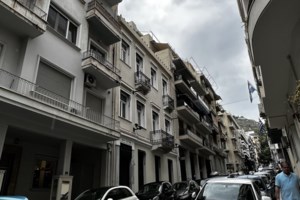 Λάκης Γαβαλάς: Το πιο ακριβό ρούχο που έχω κοστίζει 800.000 ευρώ - Το έχω σε... χρηματοκιβώτιο [βίντεο]