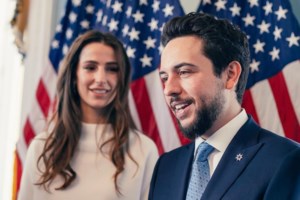 Γέννησε η πριγκίπισσα Ιμάν της Ιορδανίας- Πανευτυχής ο Έλληνας σύζυγός της – Οι πρώτες φωτογραφίες με το μωράκι τους