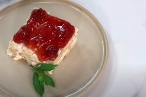 Μαμαδίστικο γλυκό ψυγείου με σαβαγιάρ, κρέμα και ζελέ - Δροσερό και ελαφρύ - εικόνα 2