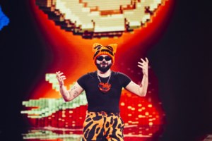 LIVE Eurovision 2026: Akyla "Ferto" - Σούπερ η εμφάνισή του στον τελικό, σείστηκε το θέατρο